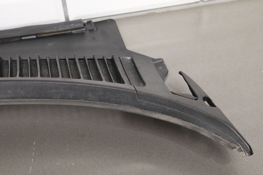 99 - 07 Chevy GMC Truck SUV GMT800 OEM Wiper Cowl Vent Panel