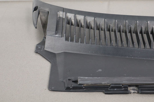 99 - 07 Chevy GMC Truck SUV GMT800 OEM Wiper Cowl Vent Panel