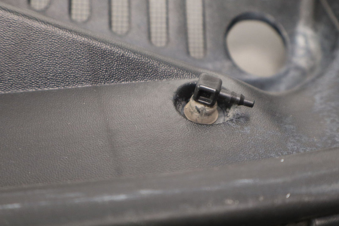 99 - 07 Chevy GMC Truck SUV GMT800 OEM Wiper Cowl Vent Panel