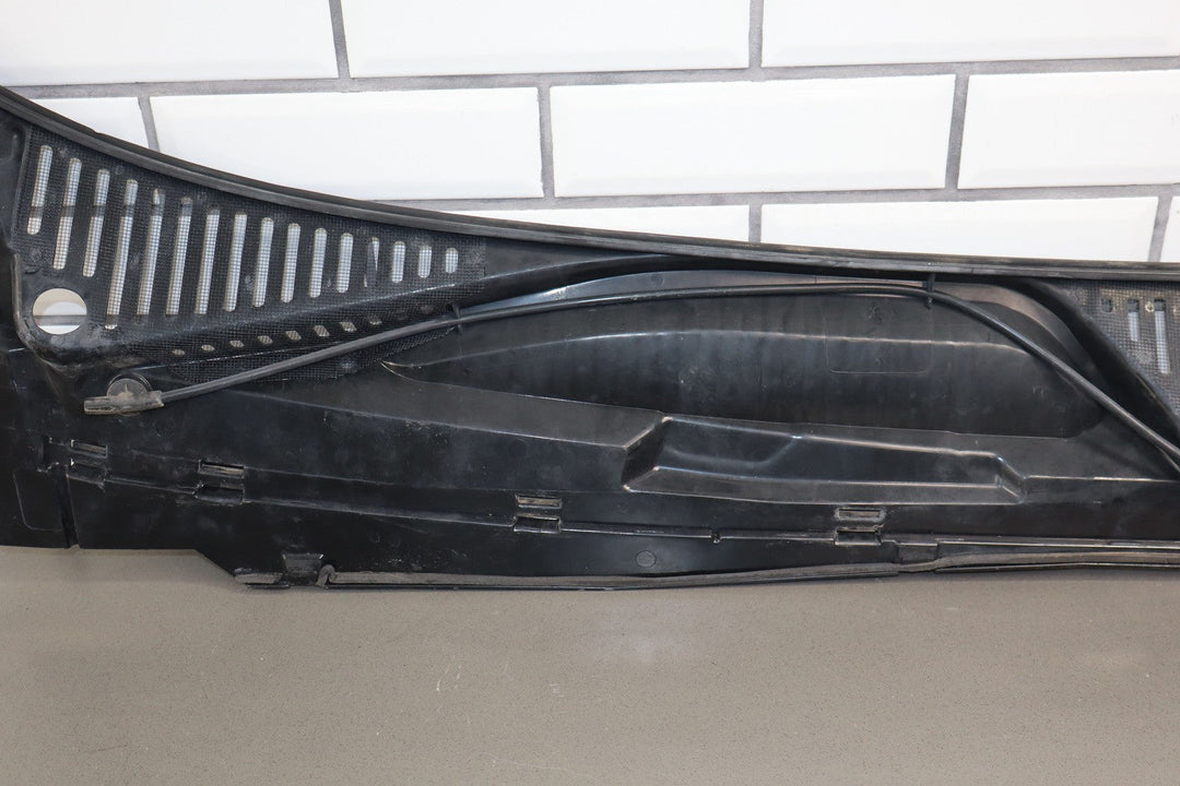 99 - 07 Chevy GMC Truck SUV GMT800 OEM Wiper Cowl Vent Panel