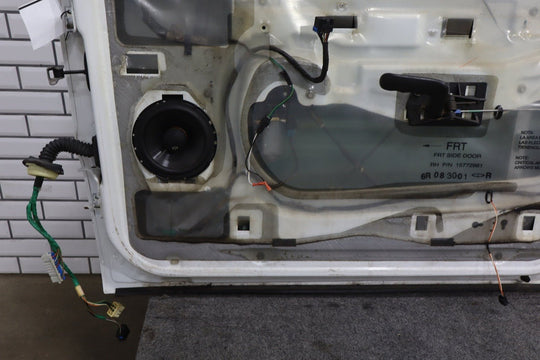 99 - 07 Chevy GMC Truck SUV GMT800 Passenger Right Front Door Summit White 50U