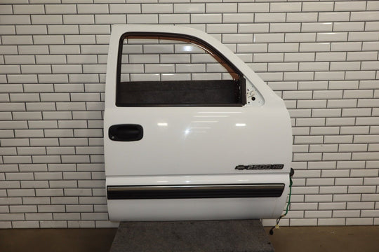 99 - 07 Chevy GMC Truck SUV GMT800 Passenger Right Front Door Summit White 50U