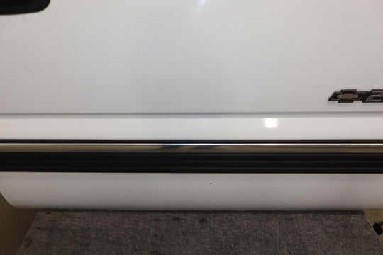 99 - 07 Chevy GMC Truck SUV GMT800 Passenger Right Front Door Summit White 50U