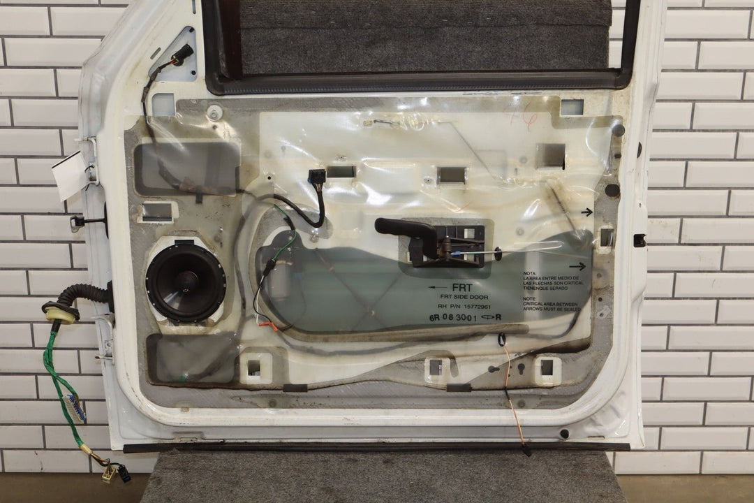 99 - 07 Chevy GMC Truck SUV GMT800 Passenger Right Front Door Summit White 50U