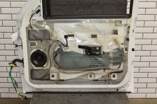 99 - 07 Chevy GMC Truck SUV GMT800 Passenger Right Front Door Summit White 50U