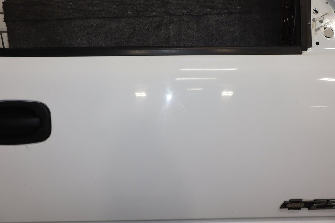 99 - 07 Chevy GMC Truck SUV GMT800 Passenger Right Front Door Summit White 50U