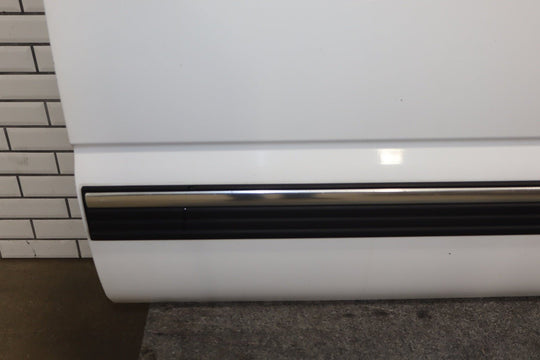 99 - 07 Chevy GMC Truck SUV GMT800 Passenger Right Front Door Summit White 50U