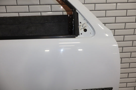 99 - 07 Chevy GMC Truck SUV GMT800 Passenger Right Front Door Summit White 50U