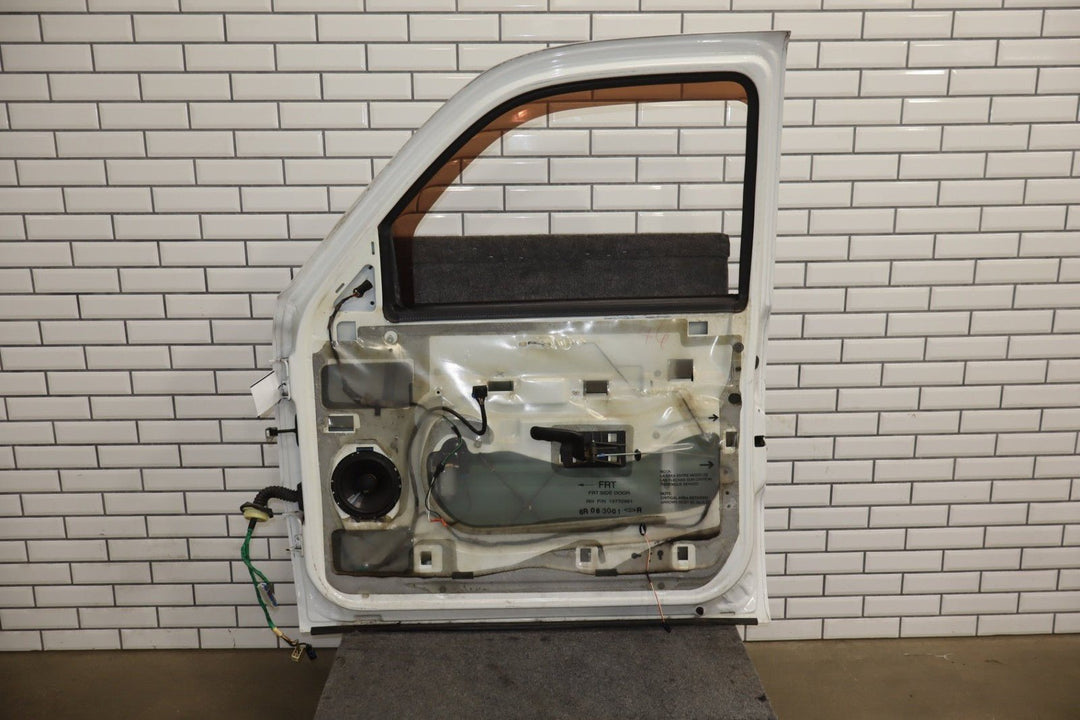 99 - 07 Chevy GMC Truck SUV GMT800 Passenger Right Front Door Summit White 50U