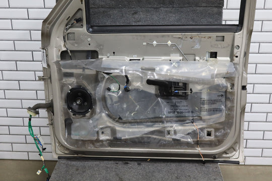 99 - 07 Chevy GMC Truck SUV GMT800 Right Front Door