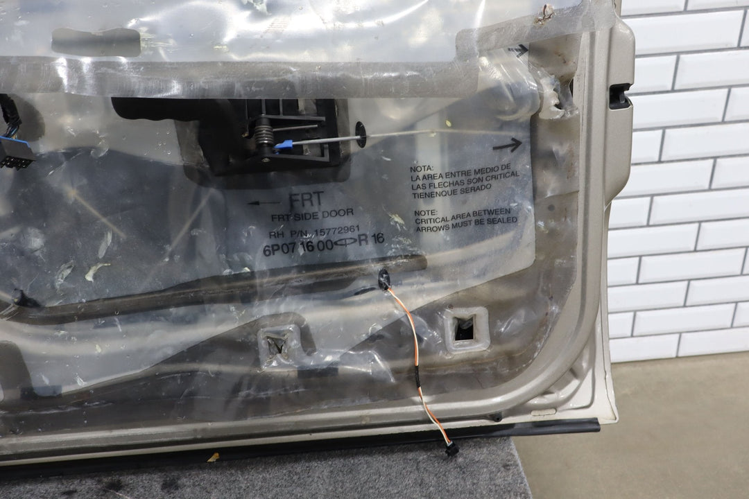 99 - 07 Chevy GMC Truck SUV GMT800 Right Front Door
