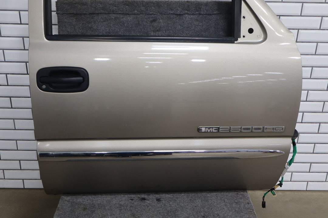 99 - 07 Chevy GMC Truck SUV GMT800 Right Front Door