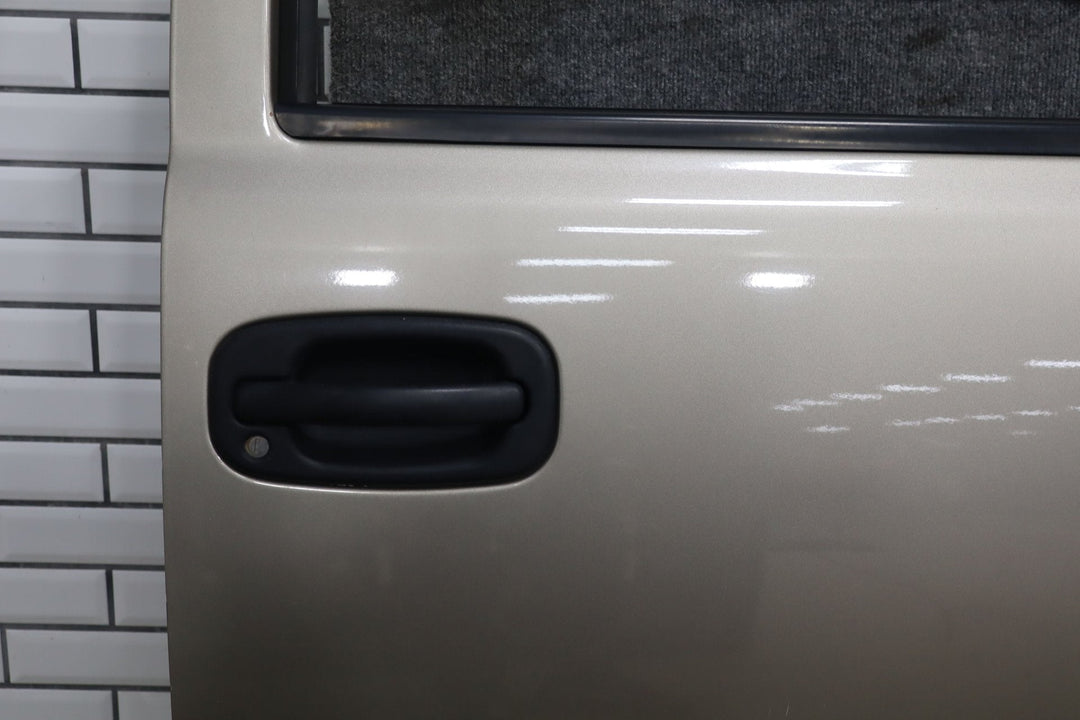 99 - 07 Chevy GMC Truck SUV GMT800 Right Front Door
