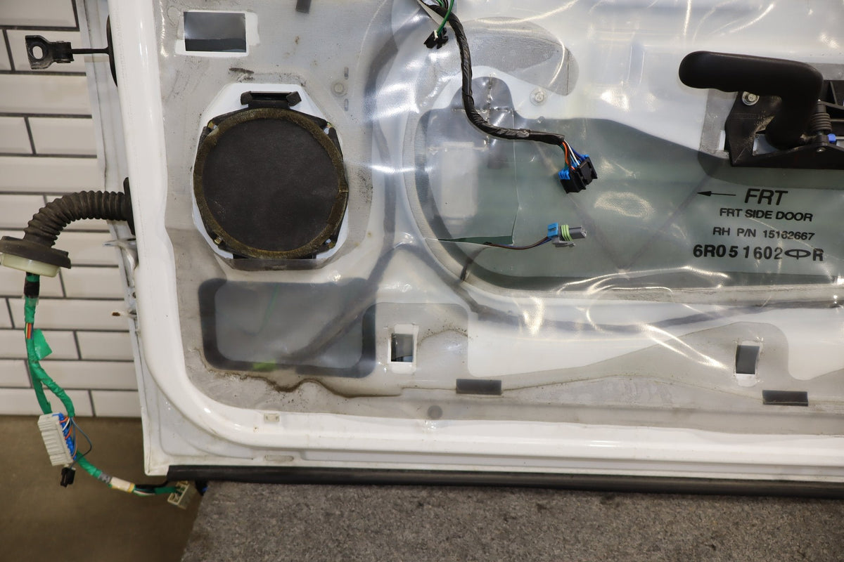 99-07 Chevy GMC Truck SUV GMT800 Right Front Door