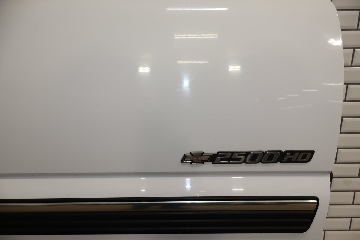 99-07 Chevy GMC Truck SUV GMT800 Right Front Door