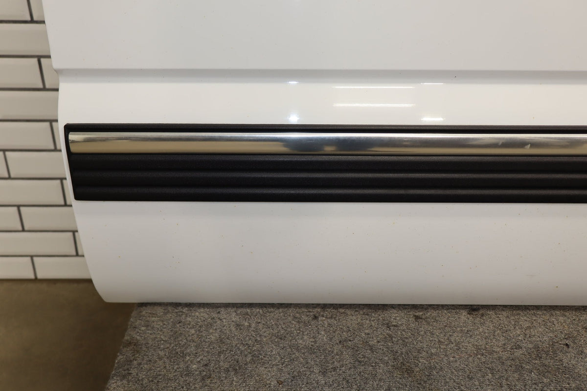 99-07 Chevy GMC Truck SUV GMT800 Right Front Door