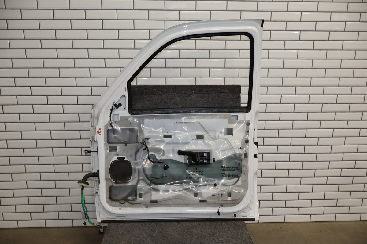 99-07 Chevy GMC Truck SUV GMT800 Right Front Door