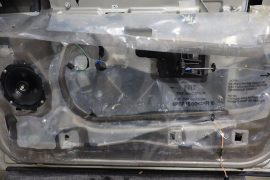 99 - 07 Chevy GMC Truck SUV GMT800 Right Front Door