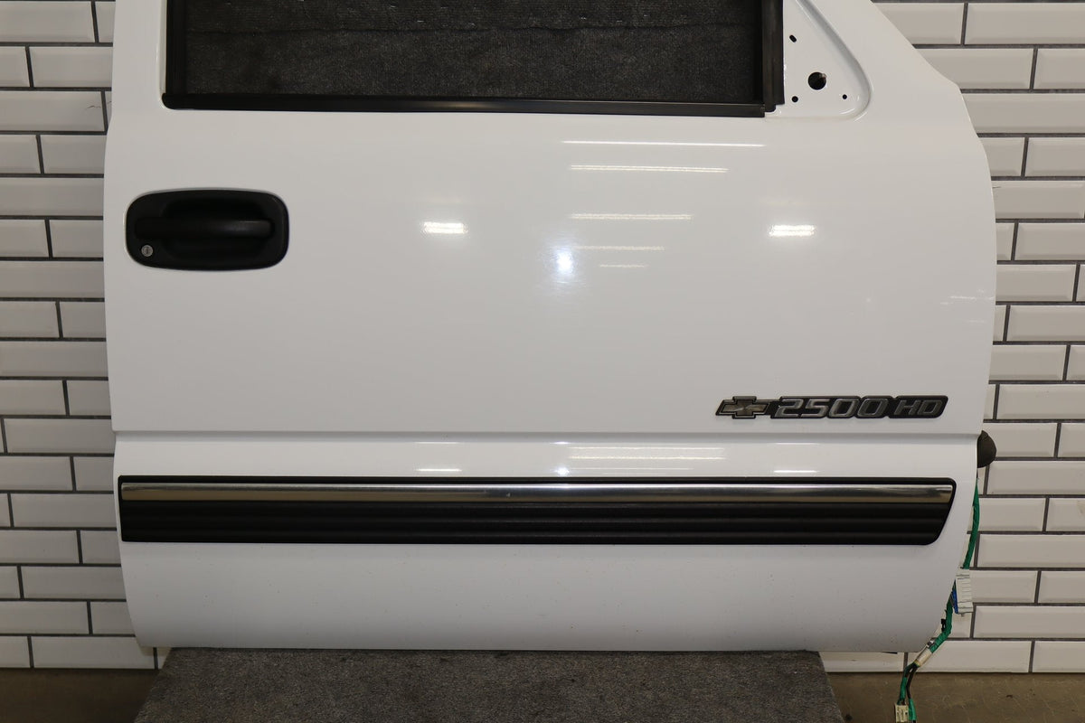 99-07 Chevy GMC Truck SUV GMT800 Right Front Door