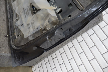 99-07 Chevy GMC Truck SUV GMT800 Right Front Door Black 41U