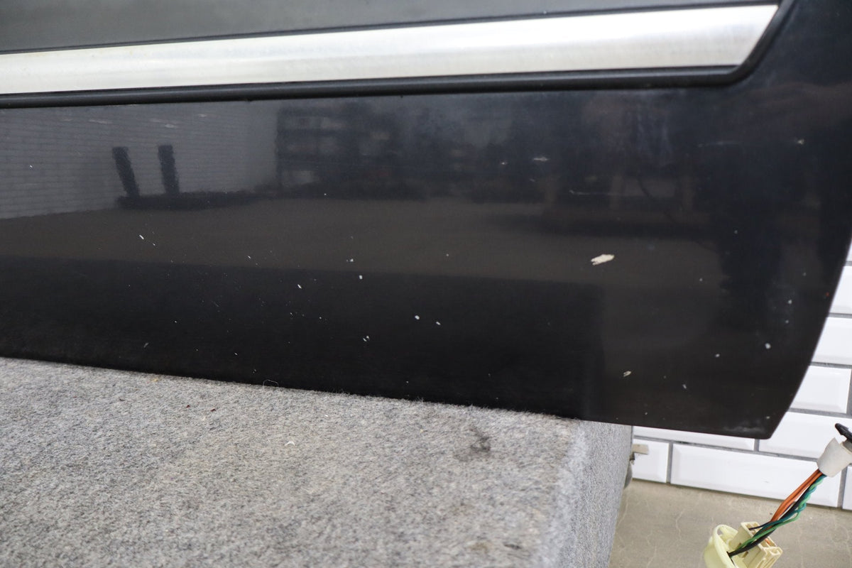 99-07 Chevy GMC Truck SUV GMT800 Right Front Door Black 41U