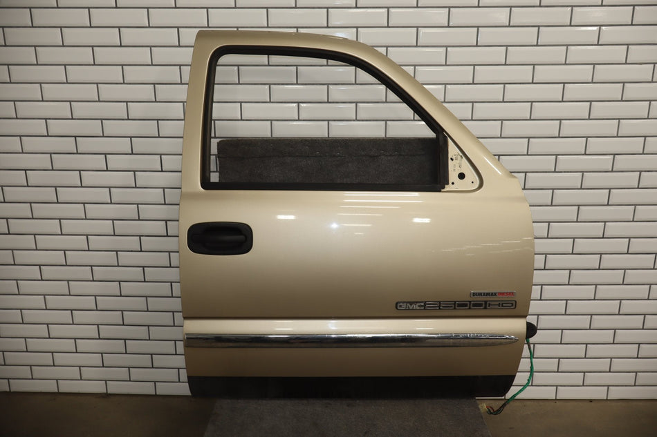 99-07 Chevy GMC Truck SUV GMT800 Right Front Door {Exterior Color} {Paint Code}