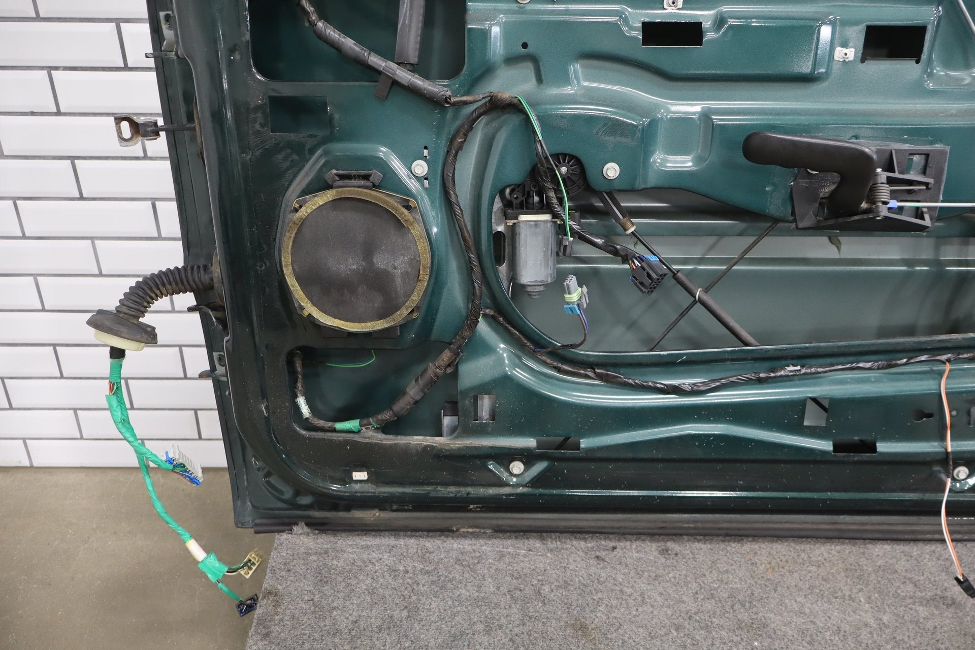 99-07 Chevy GMC Truck SUV GMT800 Right Front Door Forest Green 47