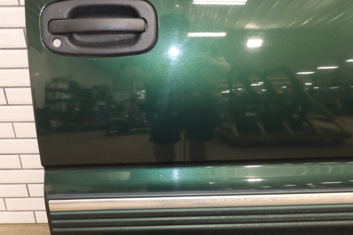 99-07 Chevy GMC Truck SUV GMT800 Right Front Door Forest Green 47