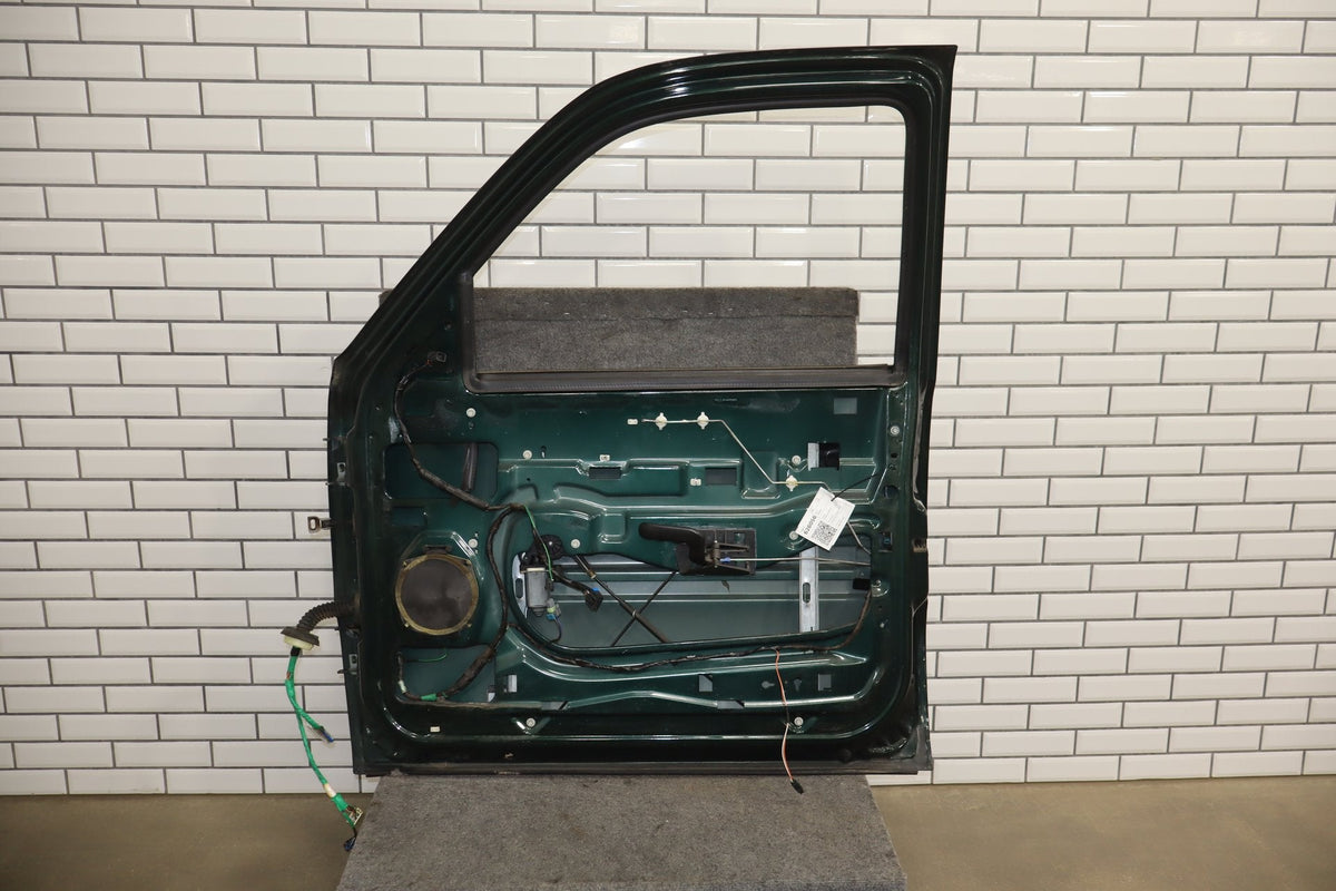 99-07 Chevy GMC Truck SUV GMT800 Right Front Door Forest Green 47