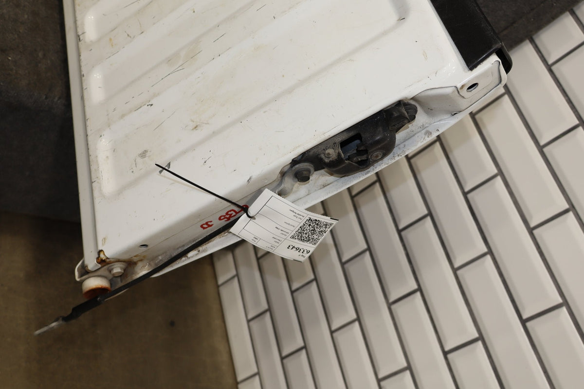 99-07 Chevy Silverado GMC Sierra GMT800 OEM Tailgate