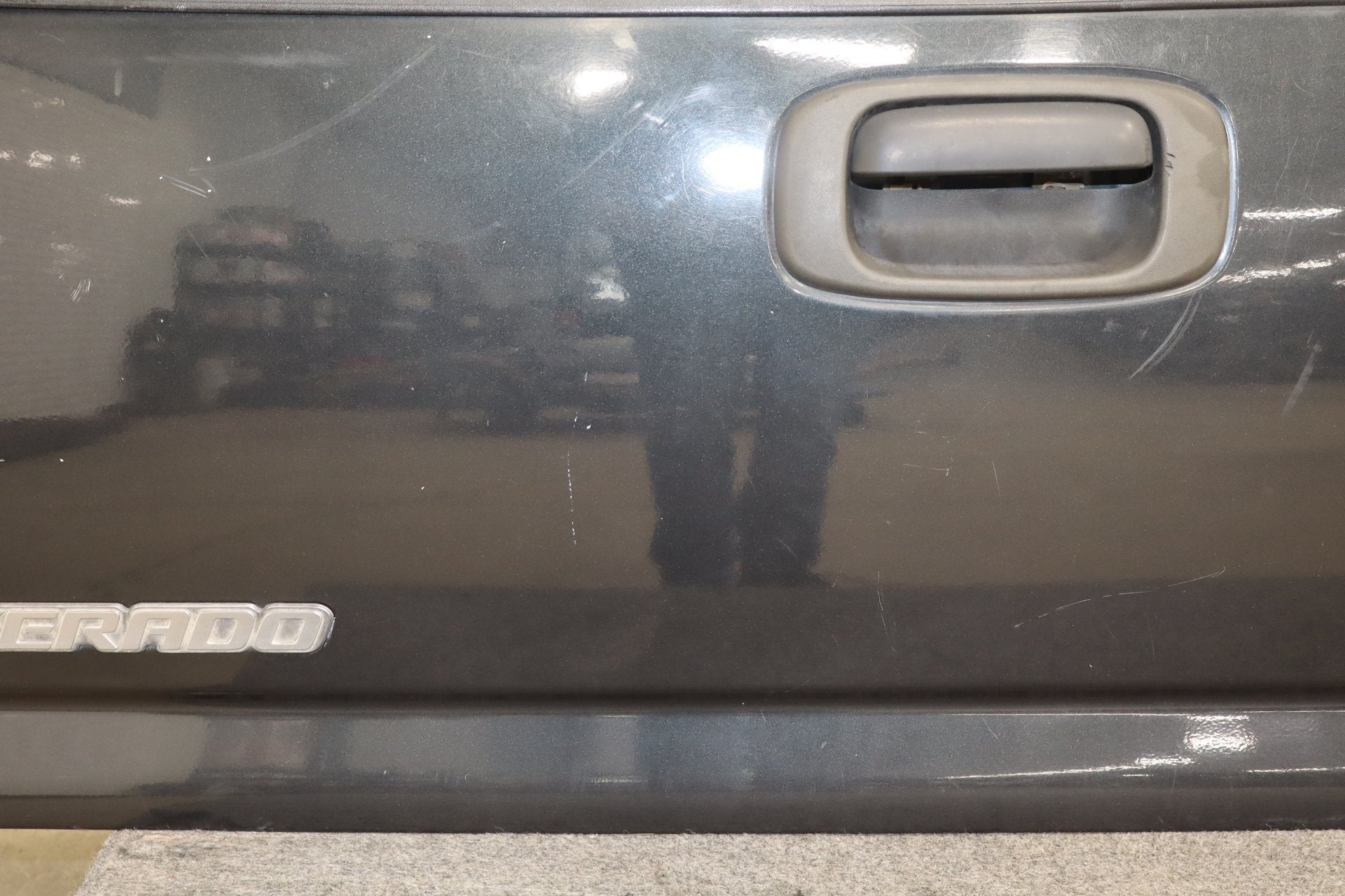 99-07 Chevy Silverado GMC Sierra GMT800 OEM Tailgate Black 41U