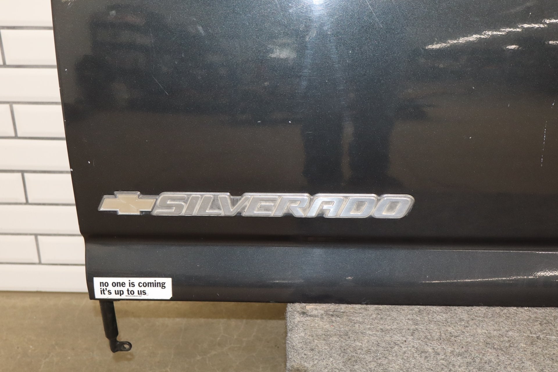 99-07 Chevy Silverado GMC Sierra GMT800 OEM Tailgate Black 41U