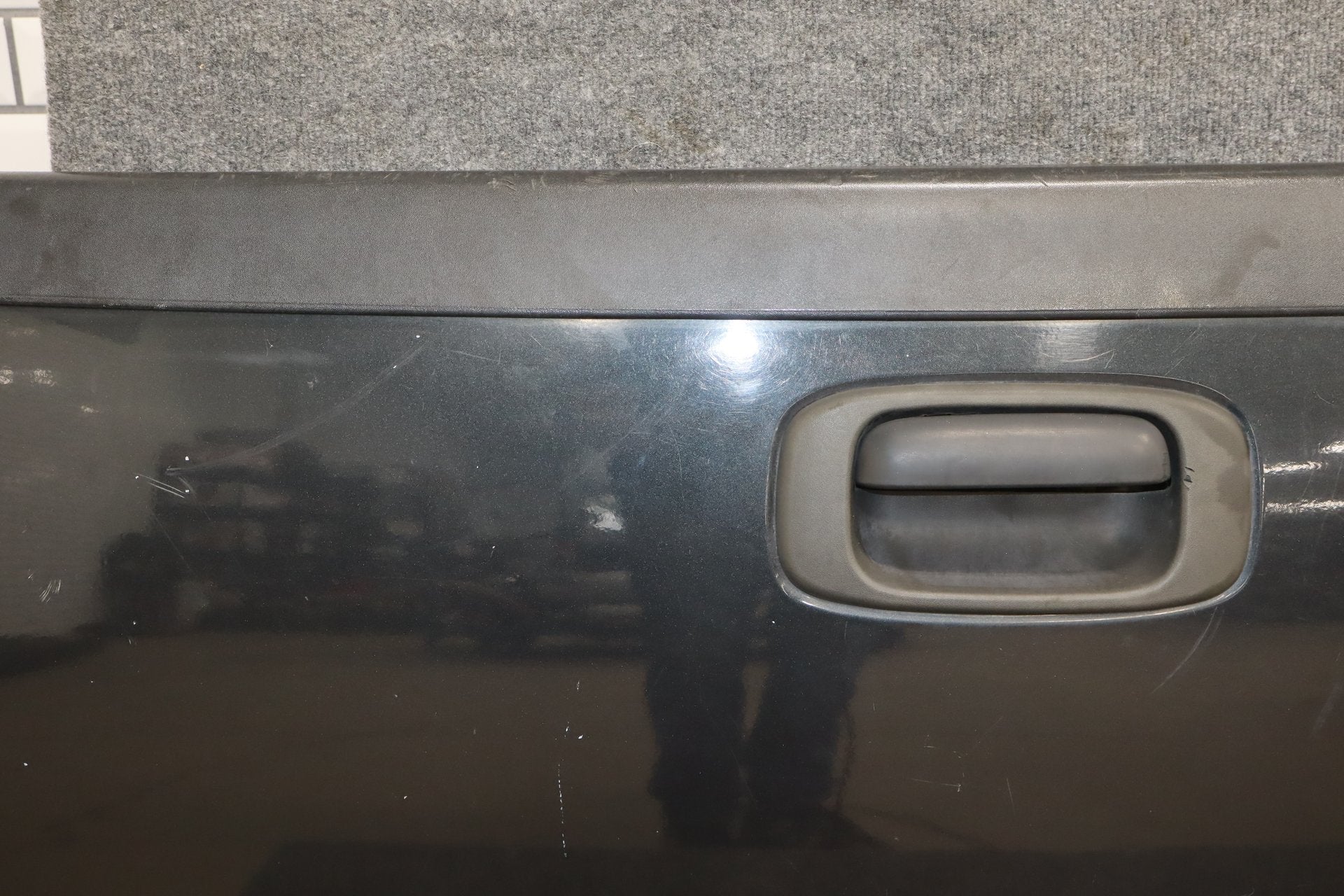 99-07 Chevy Silverado GMC Sierra GMT800 OEM Tailgate Black 41U