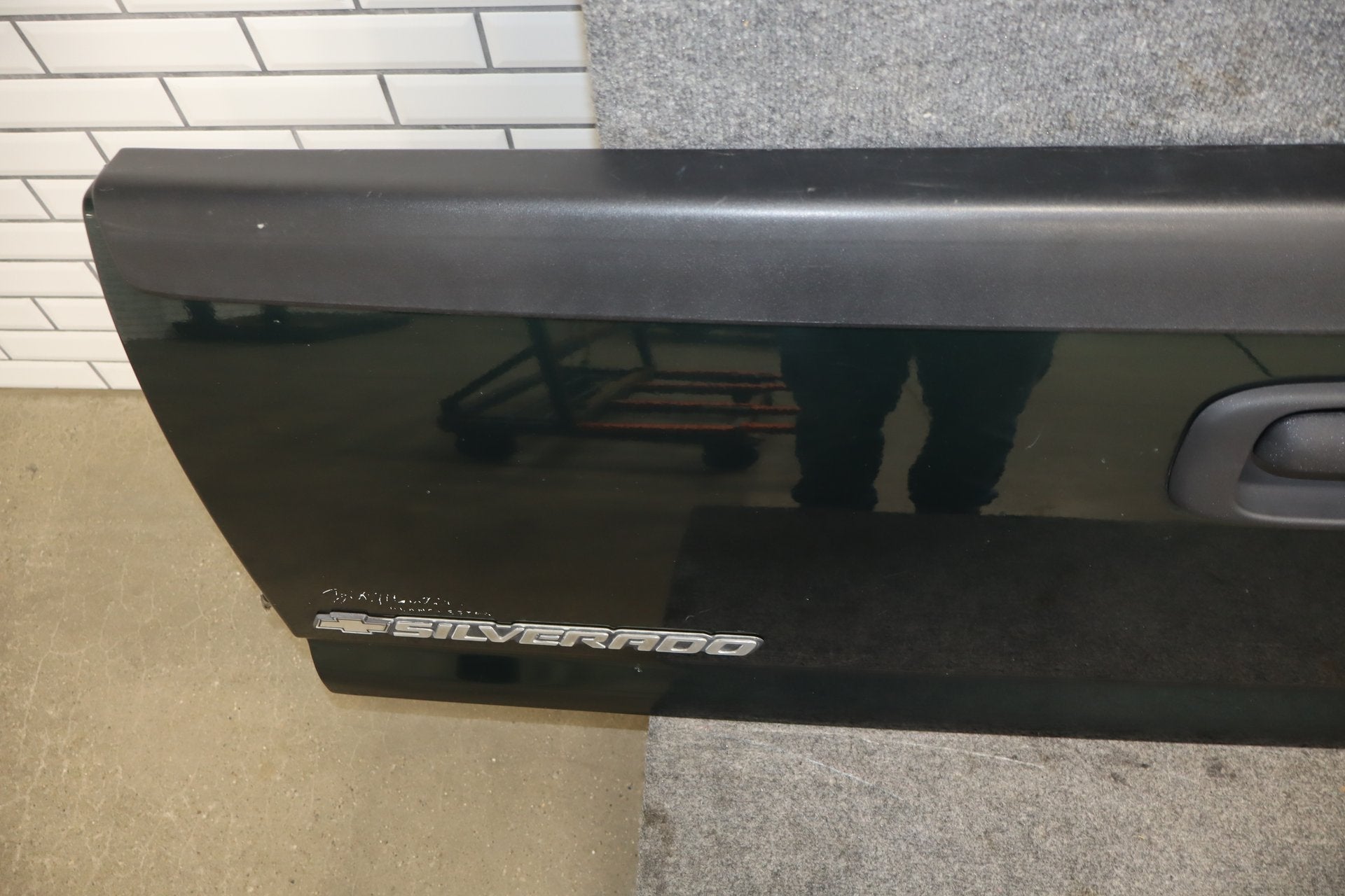 99-07 Chevy Silverado GMC Sierra GMT800 OEM Tailgate Forest Green 47