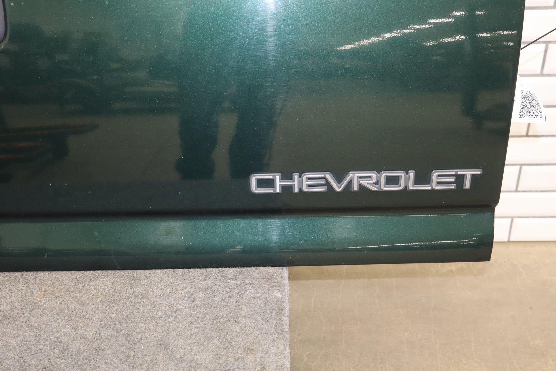 99-07 Chevy Silverado GMC Sierra GMT800 OEM Tailgate Forest Green 47