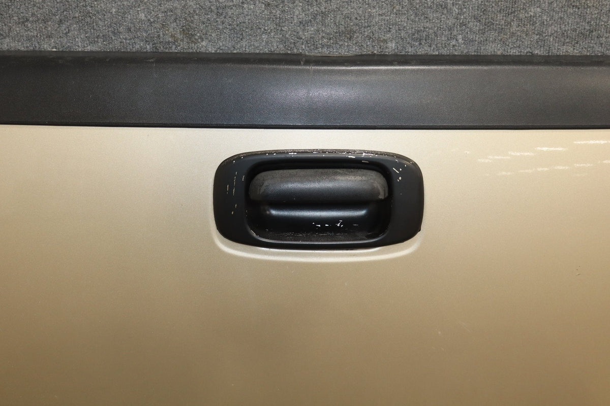 99-07 Chevy Silverado GMC Sierra GMT800 OEM Tailgate sand beige metallic 15u