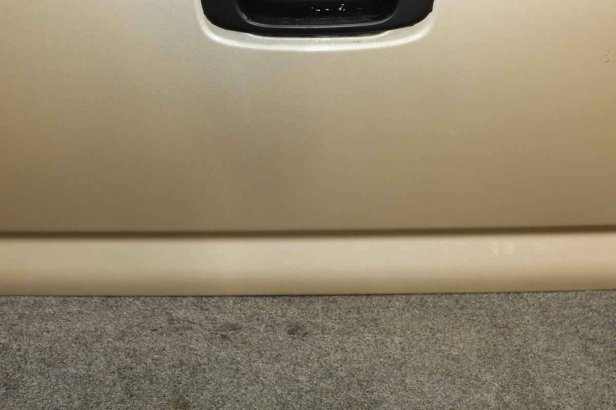 99-07 Chevy Silverado GMC Sierra GMT800 OEM Tailgate sand beige metallic 15u