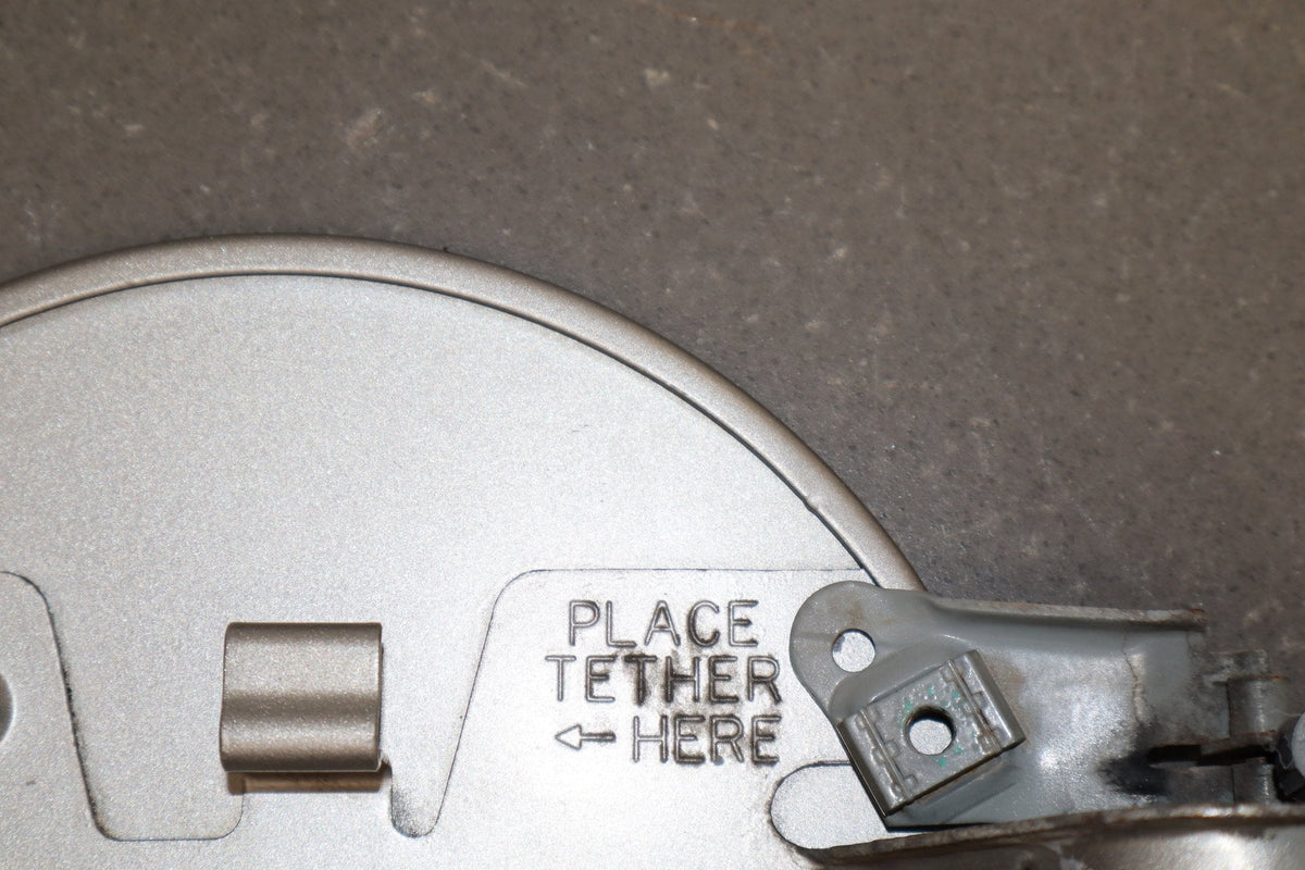 99-07 Chevy Silverado Sierra Fuel Filler Door Light Pewter 11