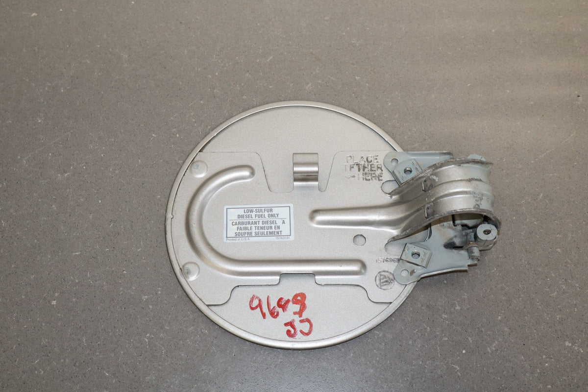 99-07 Chevy Silverado Sierra Fuel Filler Door Light Pewter 11