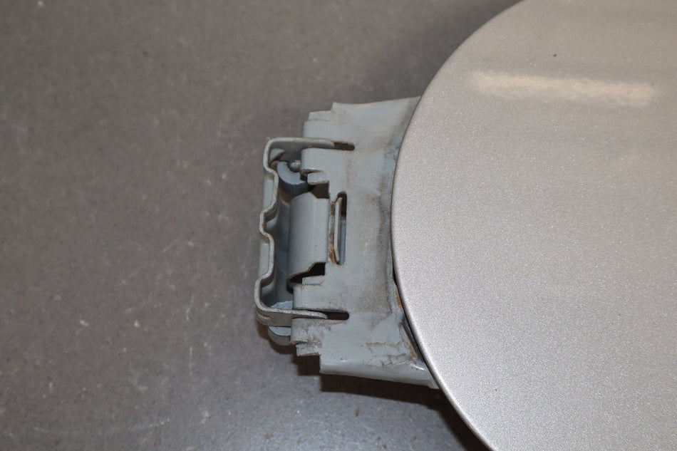 99-07 Chevy Silverado Sierra Fuel Filler Door Light Pewter 11