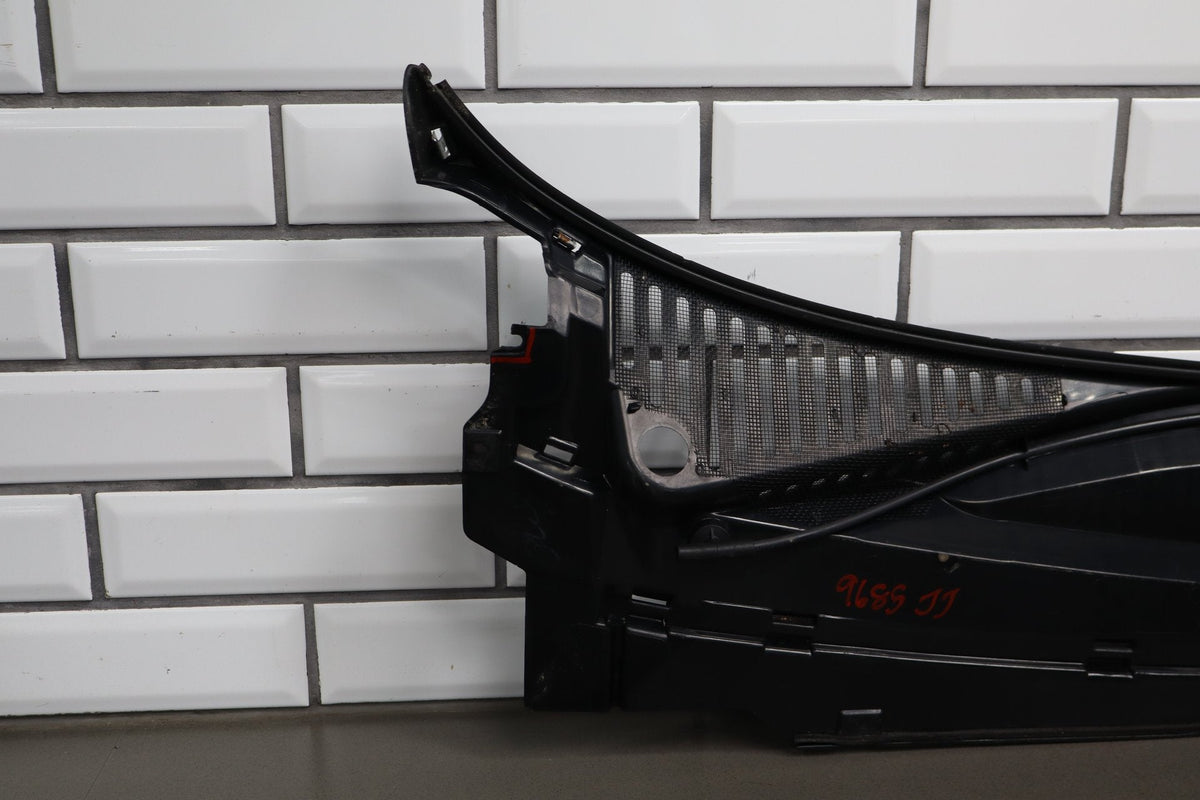 99-07 Chevy Silverado Sierra GMT800 Cowl Vent Panel Black