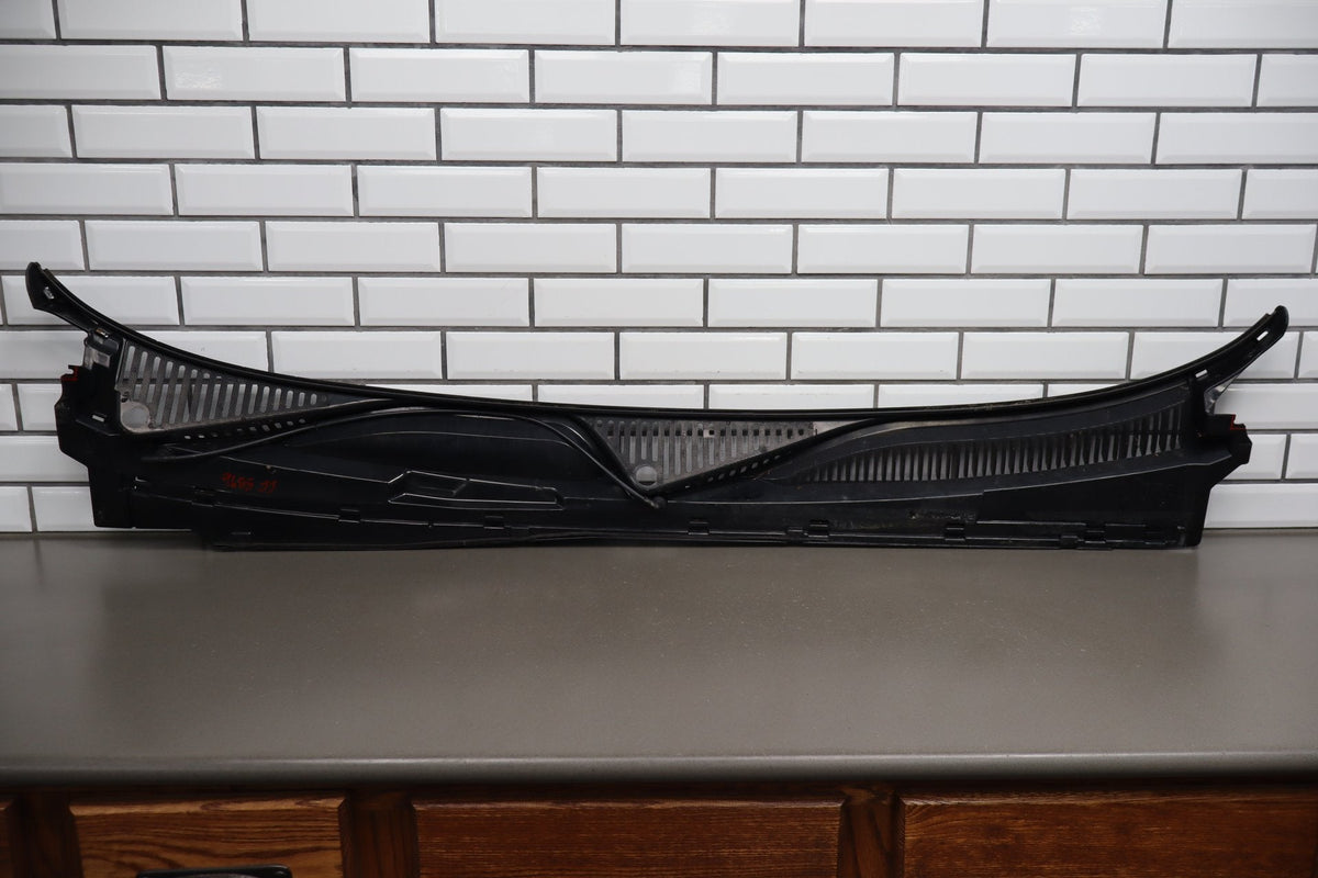 99-07 Chevy Silverado Sierra GMT800 Cowl Vent Panel Black