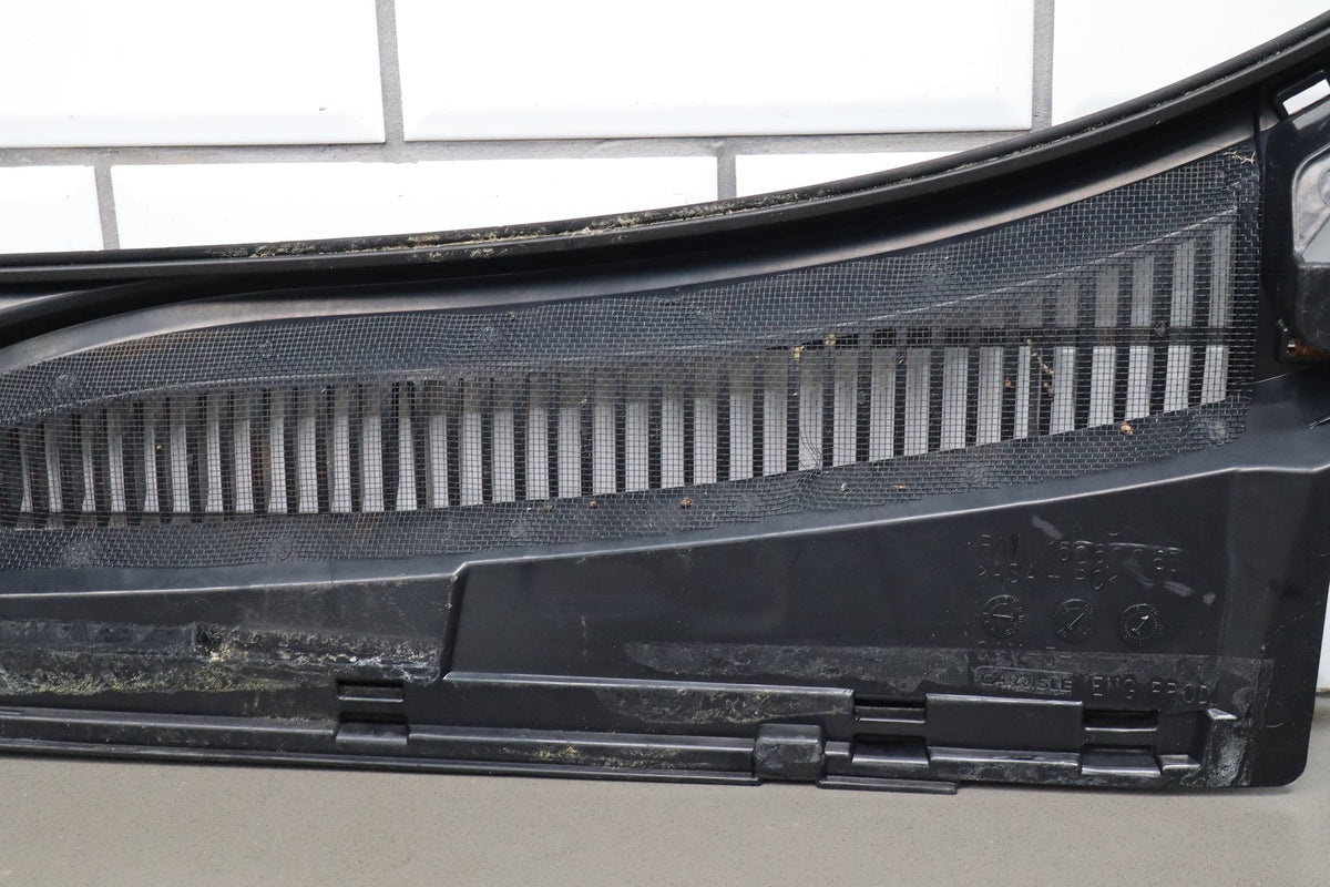 99-07 Chevy Silverado Sierra GMT800 Cowl Vent Panel Black