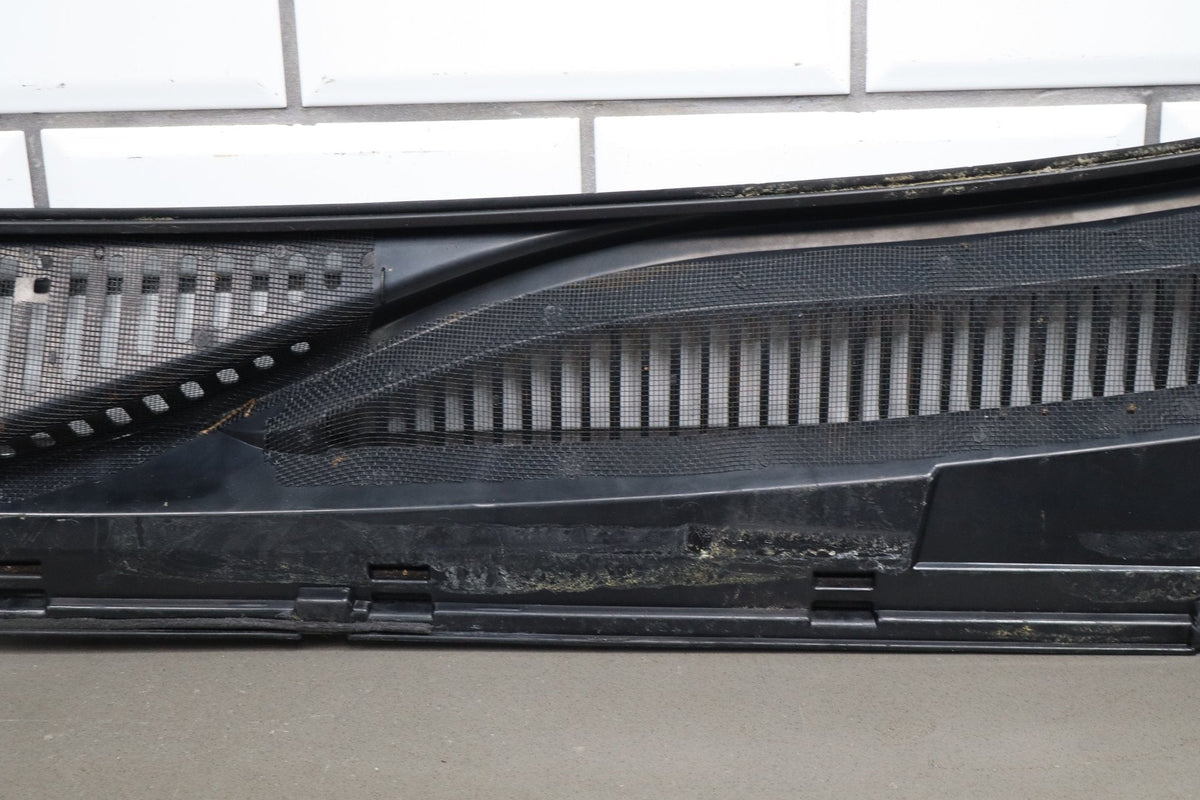 99-07 Chevy Silverado Sierra GMT800 Cowl Vent Panel Black