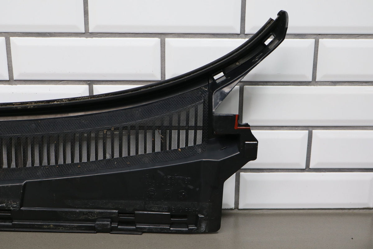 99-07 Chevy Silverado Sierra GMT800 Cowl Vent Panel Black