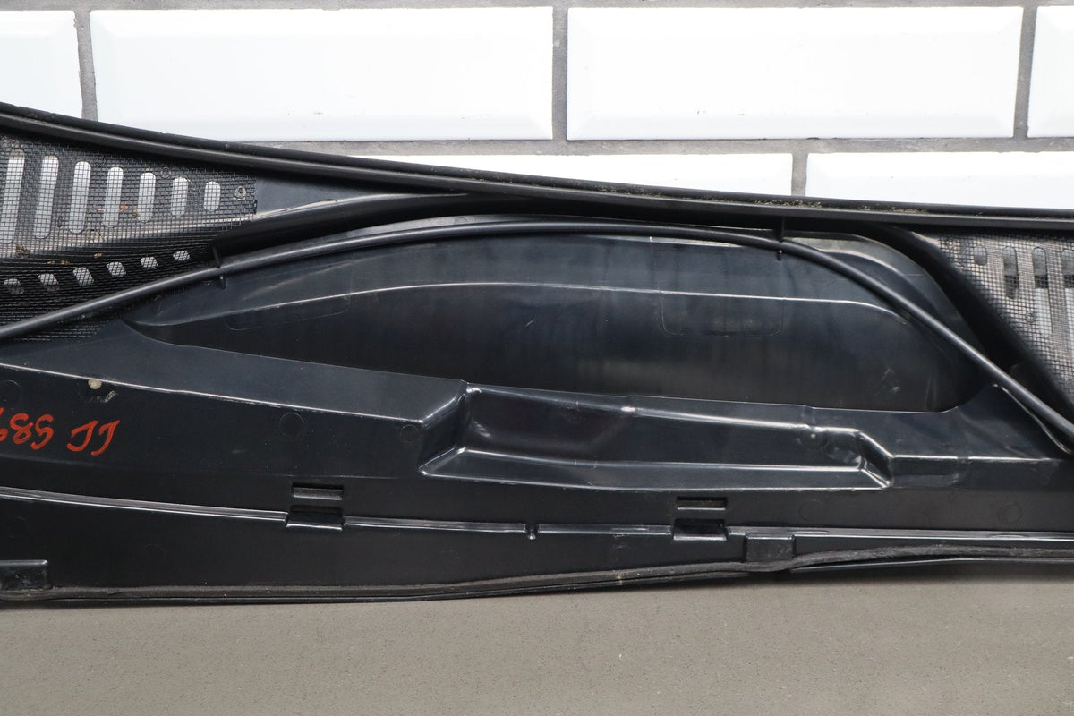 99-07 Chevy Silverado Sierra GMT800 Cowl Vent Panel Black