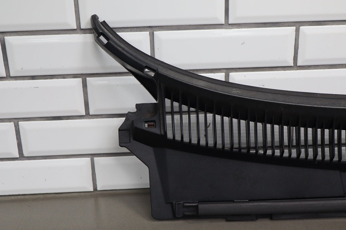 99-07 Chevy Silverado Sierra GMT800 Cowl Vent Panel Black