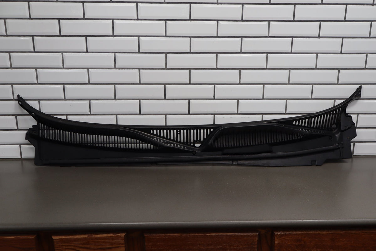 99-07 Chevy Silverado Sierra GMT800 Cowl Vent Panel Black