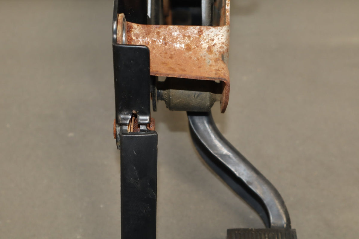 99-07 Ford F250 F350 OEM Emergency Parking Brake Pedal Lever Assembly