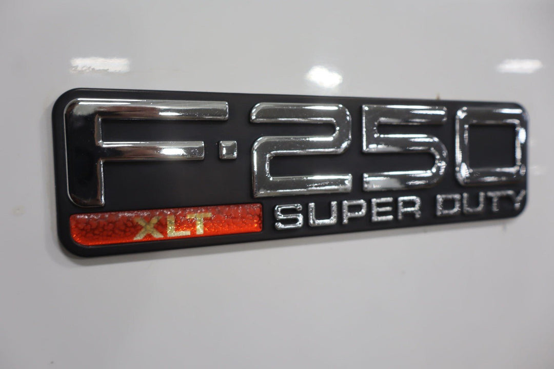 99 - 07 Ford F250 F350 Rust Free Driver Left Fender Oxford White Z1